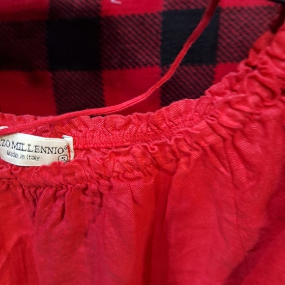 A Terzo Millennio linen Red Off-Shoulder Dress in a size small. - Picture 9 of 11